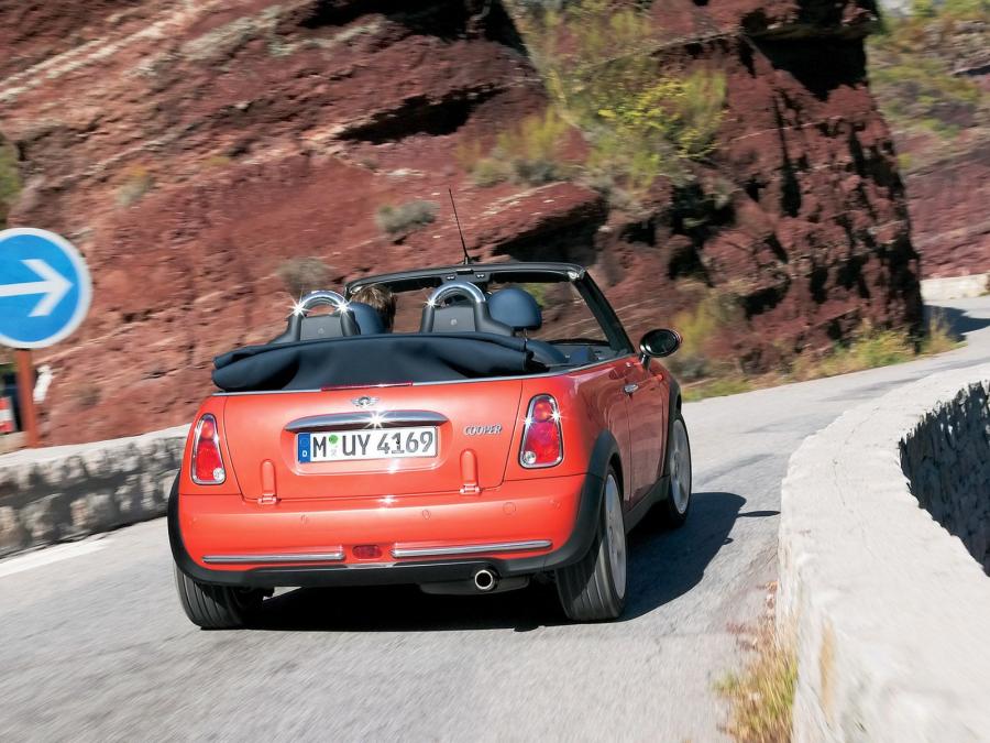  Mini Cooper Cabrio 2004 года  (фото 14 из 30)